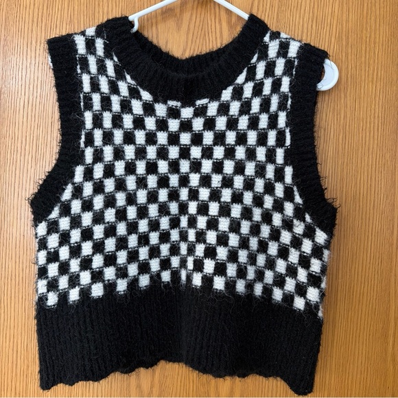 Miou Muse Checkered Sweater Vest Black And White Women’s Small Preppy Y2K Fuzzy - Picture 1 of 8